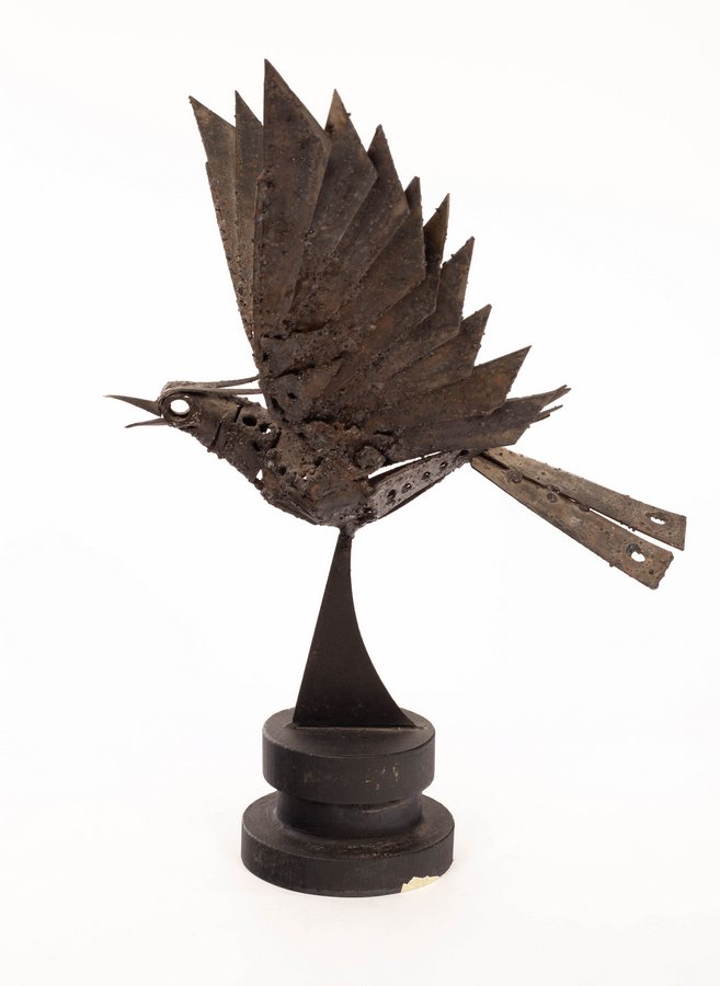 Walenty Pytel (born 1941), Bird, metal sculpture, 40cm high/Note: Born in Poland, - Image 3 of 9