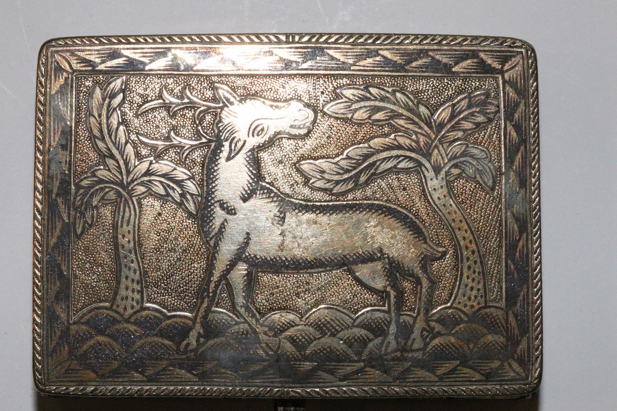 A Russian silver snuff box, 84 HK, the cover with niello decoration of buildings, - Image 14 of 14