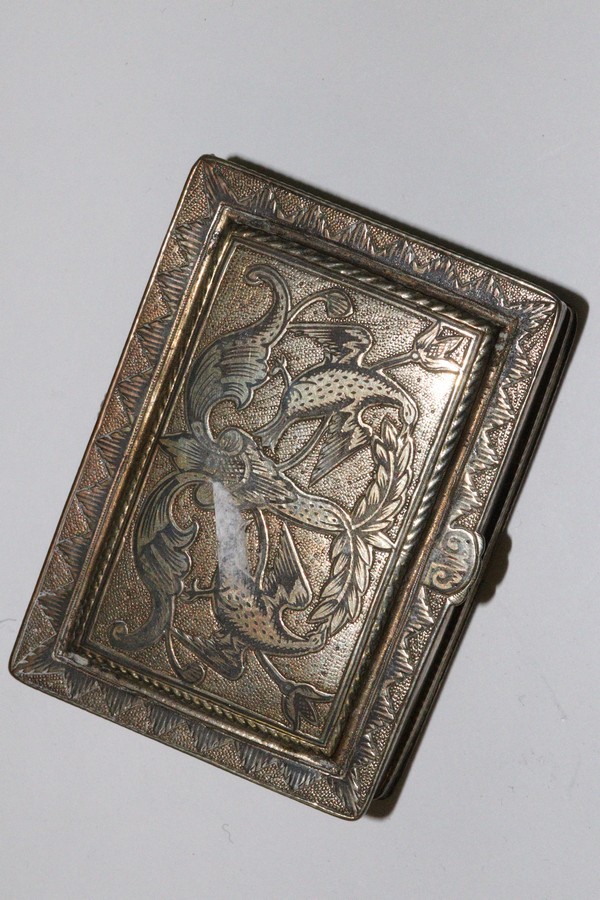 A Russian silver snuff box, 84 HK, the cover with niello decoration of buildings, - Image 11 of 14