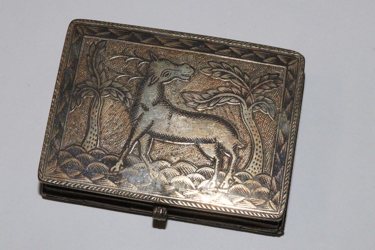 A Russian silver snuff box, 84 HK, the cover with niello decoration of buildings, - Image 8 of 14