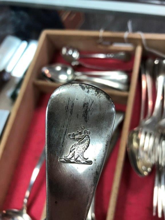 A set of eleven Victorian silver teaspoons and the matching sugar tongs, Wakely & Wheeler, - Image 5 of 5