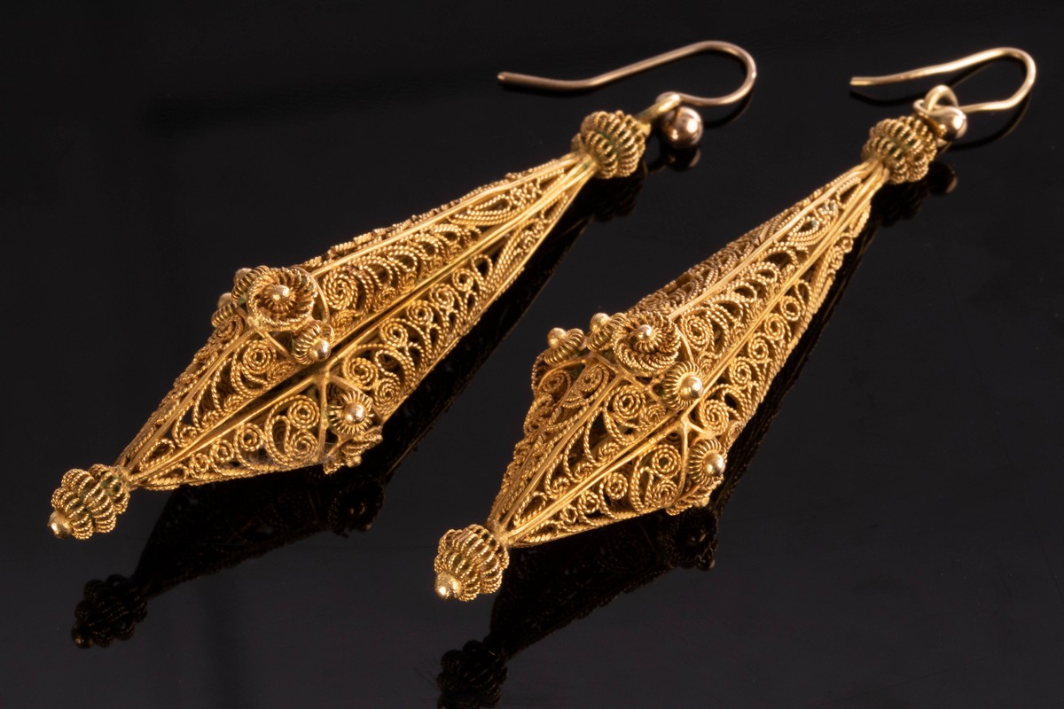 A pair of gold filigree ear pendants of torpedo shape, 7cm long including hooks, approximately 14.