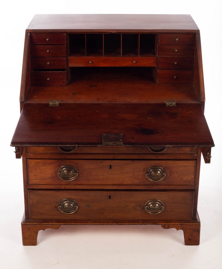 A small George III mahogany bureau, 74. - Image 2 of 2