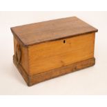 A pine blanket box with rope handles, 91.