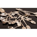 A set of six Art Deco silver coffee spoons, Roberts & Belk,