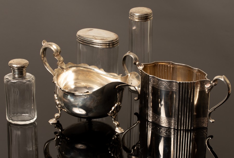 A Victorian two-handled silver sugar basin, Daniel Wellby & John Wellby, London 1878,