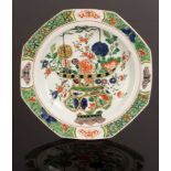 A 17th Century octagonal famille verte plate,