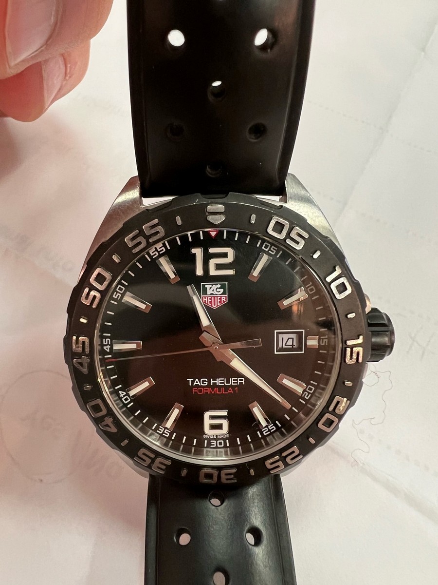 A gentleman's Tag Heuer Formula 1 wristwatch, the black dial with baton markers and date, - Image 3 of 4