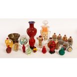 A quantity of late 20th Century decorative Oriental items,