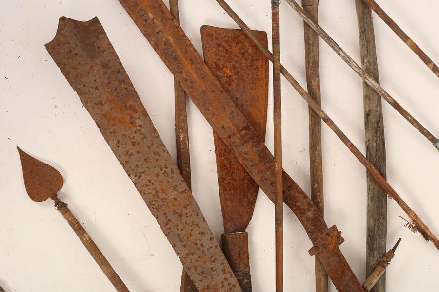 A quantity of tribal weapons, to include a bow, polychrome and barbed arrows, machete and spear, - Image 3 of 4
