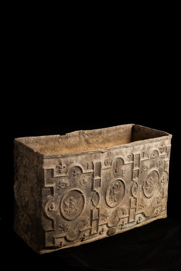 A William and Mary rectangular lead cistern, dated 1691, - Image 3 of 11