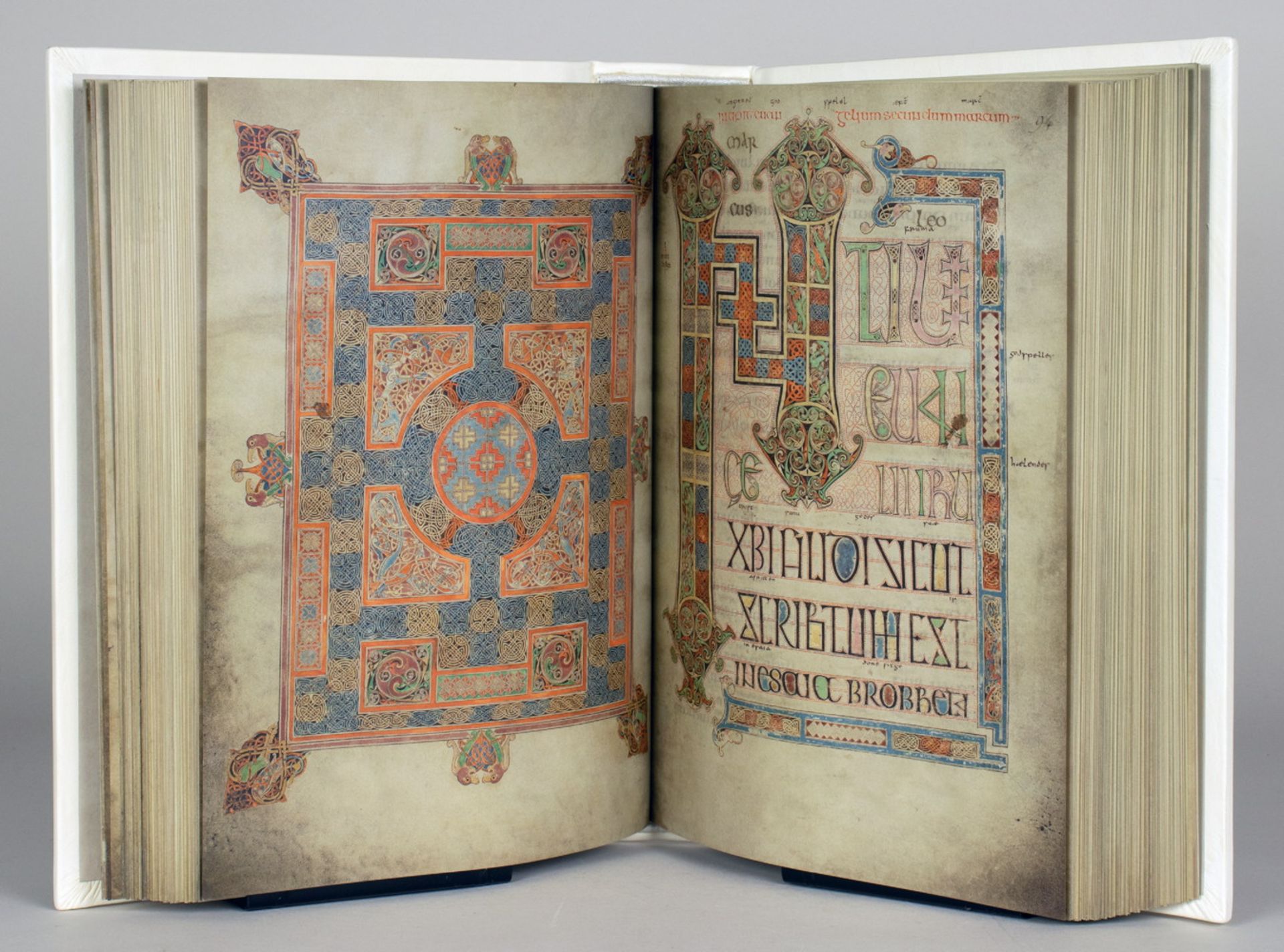 Faksimiles - The Lindisfarne Gospels. Das Buch von Lindisfarne.