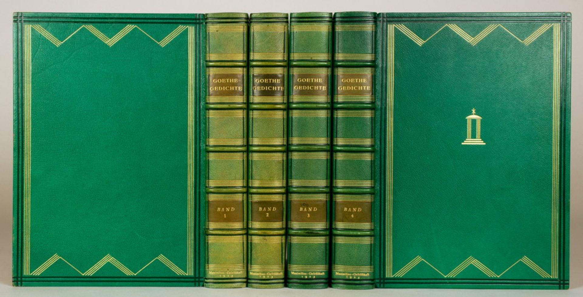 Einbände - Leuchtend grüne Saffianlederbände mit ornamentaler Vergoldung und Blindprägung, signiert 