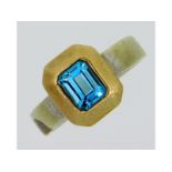 An art deco style 9ct two colour gold ring set wit
