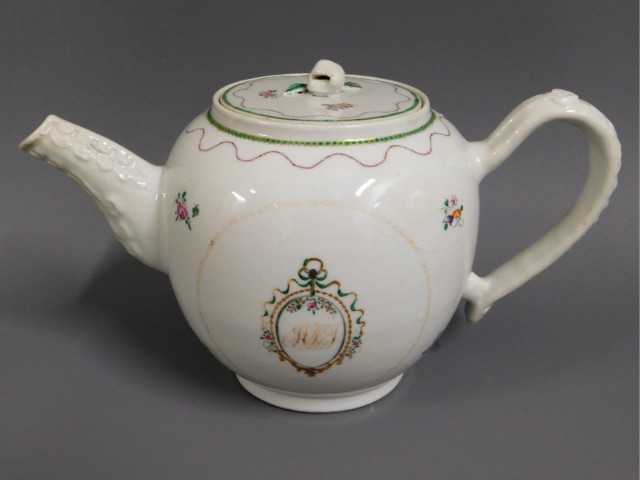 An early 19thC. Chinese porcelain teapot with mono
