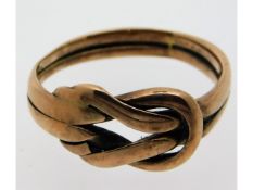 A 19thC. Victorian 9ct gold knot ring, 4.52g, size