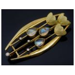 A Mackintosh style 18ct gold brooch by Graham Leis