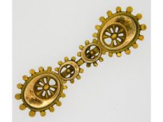 A 9ct gold brooch, a/f - lacking pin & pin mounts,