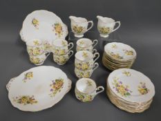 A quantity of 35 pieces of Royal Albert daffodil t
