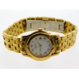 A ladies Gucci 5400L wrist watch