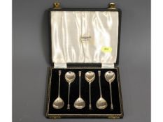 A cased set of 1964 London silver seal spoons by W