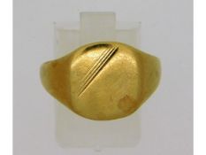 A 9ct gold signet ring, size T/U, 3.6g