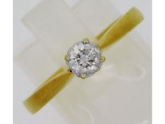 An 18ct gold solitaire ring set with 0.33ct of dia