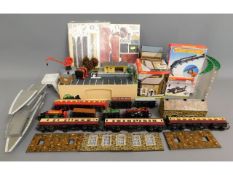 A quantity of mixed 00 gauge train accessories, pa