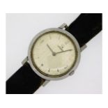 A gents vintage Omega slimline wristwatch, runs wh
