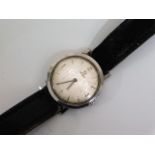 A gents vintage Omega slimline wristwatch, runs wh