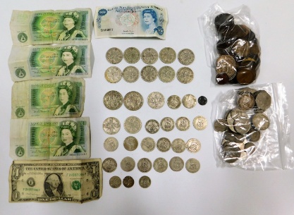 A quantity of mixed coinage & bank notes including