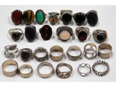 A quantity of mostly 1960/70's mostly silver rings