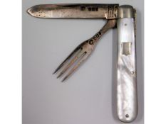 A Victorian Sheffield silver bladed mother of pear