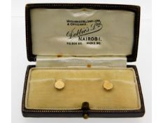 A cased pair of 9ct gold collar studs, 1.99g