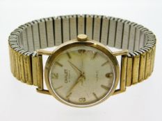 A 9ct gold cased gents Chalet wristwatch, case 32m