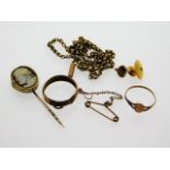 A selection of mixed yellow metal, electronically