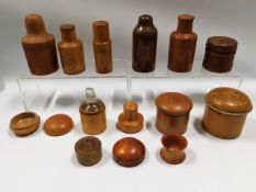 Treen: A collection of antique & 19thC. mostly car