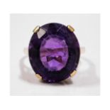 A 9ct gold amethyst ring, 5.8g, size N