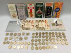 A collection of one £2 Guernsey collectors crown,