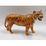 A vintage Beswick pottery tiger, 11.5in long x 7.5