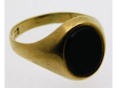 A gents 9ct gold blood stone signet ring, size U/V