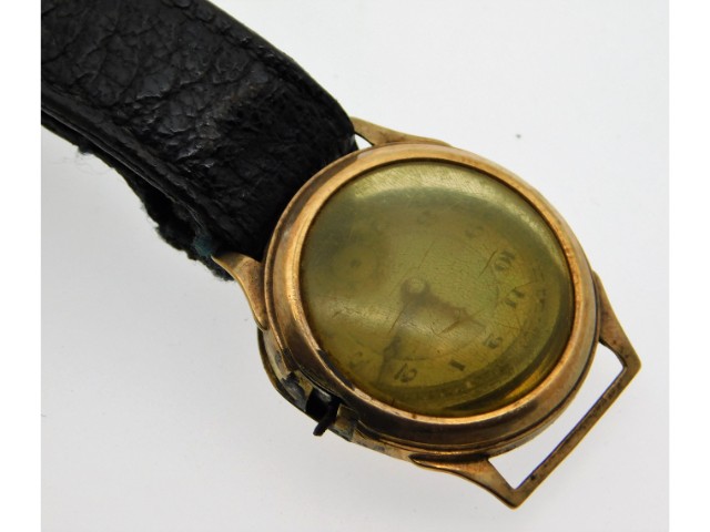 A 9ct gold cased wrist watch a/f