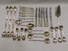 A quantity of Kings pattern silver plated cutlery