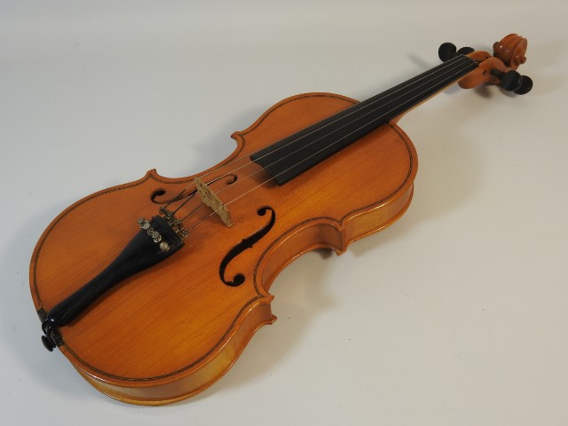 A Polish violin labelled Dolnośląska Fabryka Instr