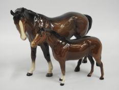 A Beswick mare & foal, tallest 6.75in