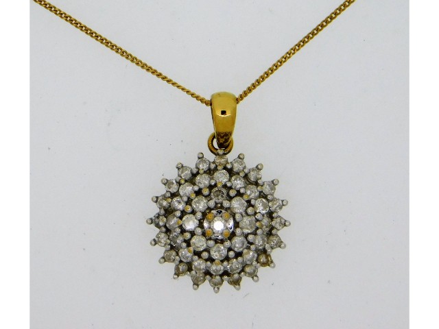 An 18ct gold necklace & pendant set with 1ct diamo