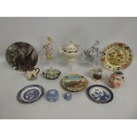 A quantity of mixed ceramics including a faience f