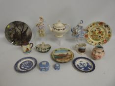A quantity of mixed ceramics including a faience f