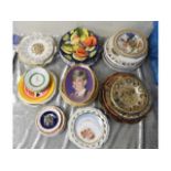A quantity of mixed decorative ceramic plates & di