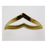 A 9t gold wishbone ring, 1.6g, size O
